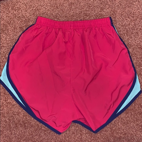 Nike running shorts - Picture 2 of 3